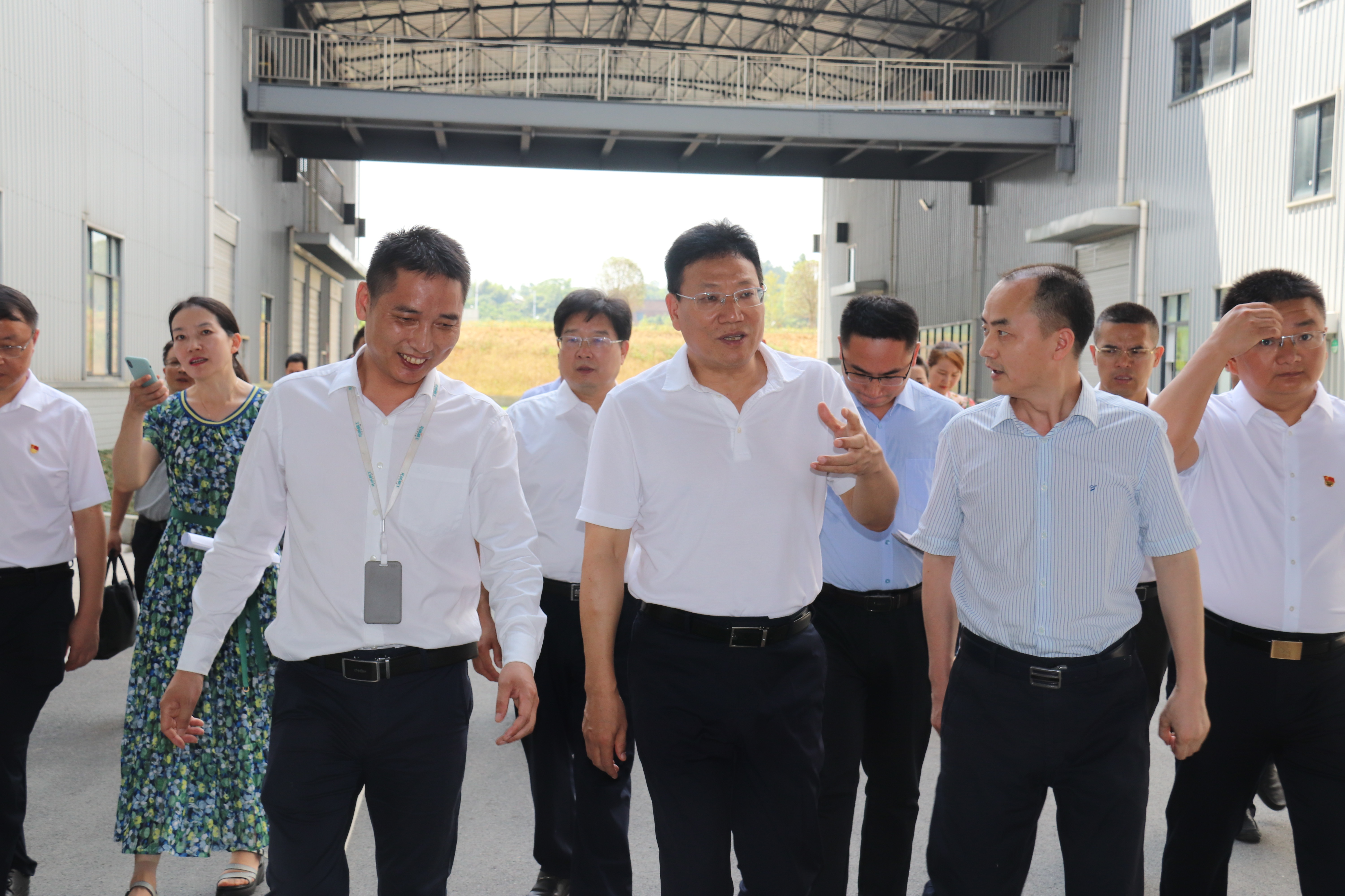 中共邵陽市委委員、常委、副書記華學(xué)健等來我公司進(jìn)行了參觀調(diào)研